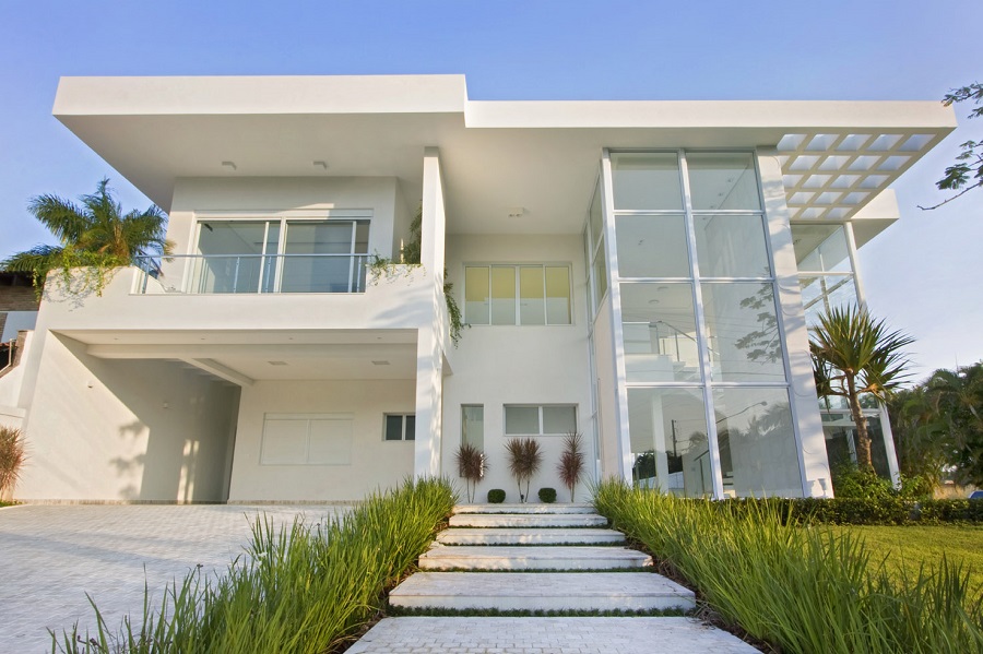 Portas e janelas com painel fixo de PVC